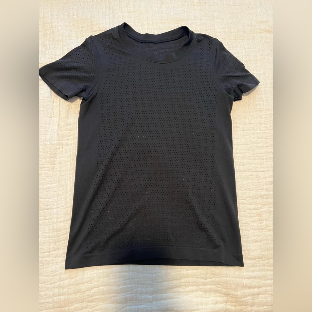 Lululemon breeze by short sleeve